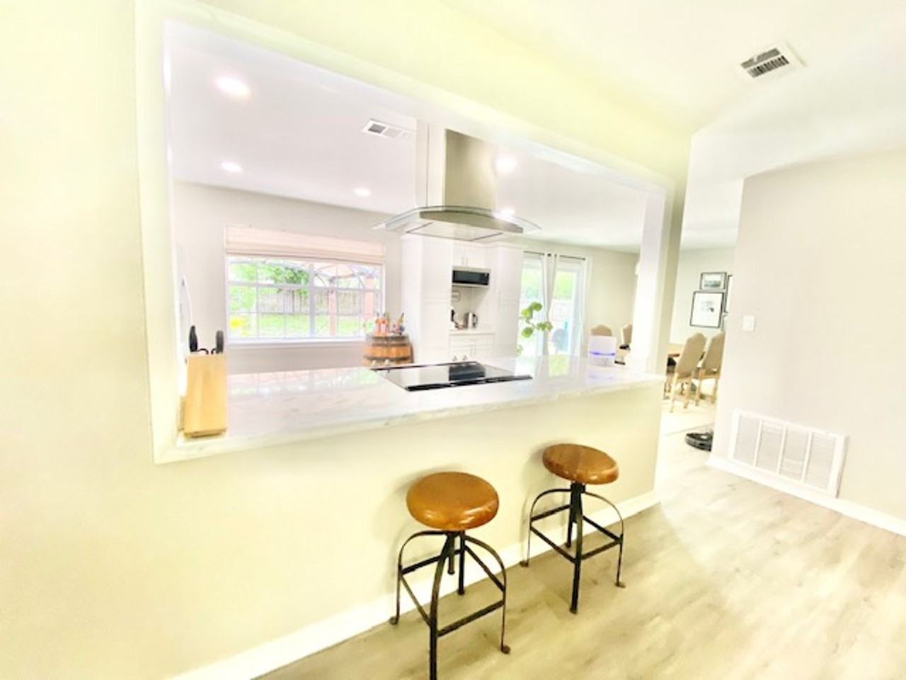 409 Main St - Photo 4 of 18