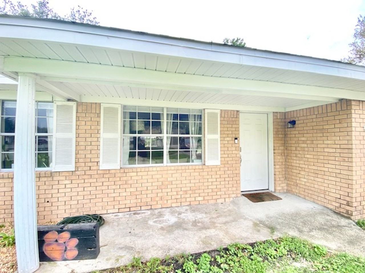 409 Main St - Photo 2 of 18