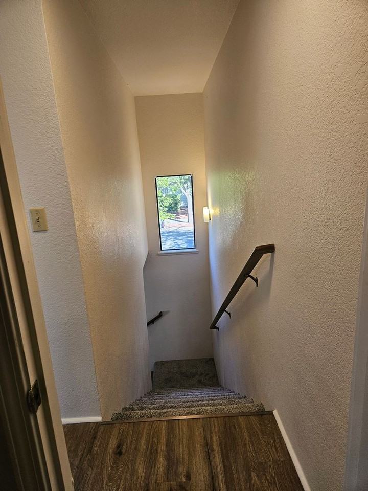 605 Se 8th St - Photo 4 of 7