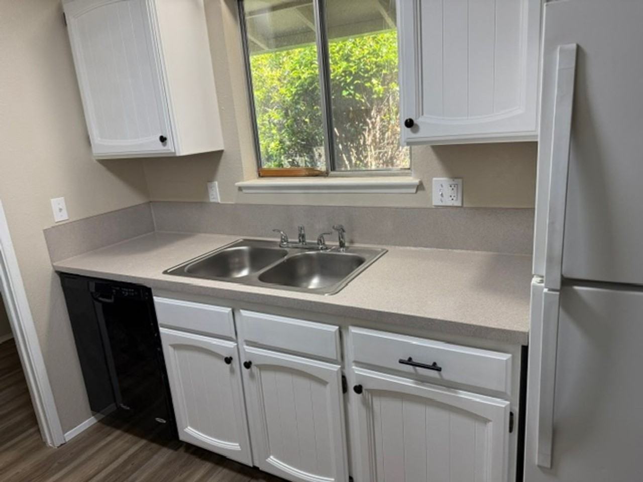 7629 E D St - Photo 2 of 11