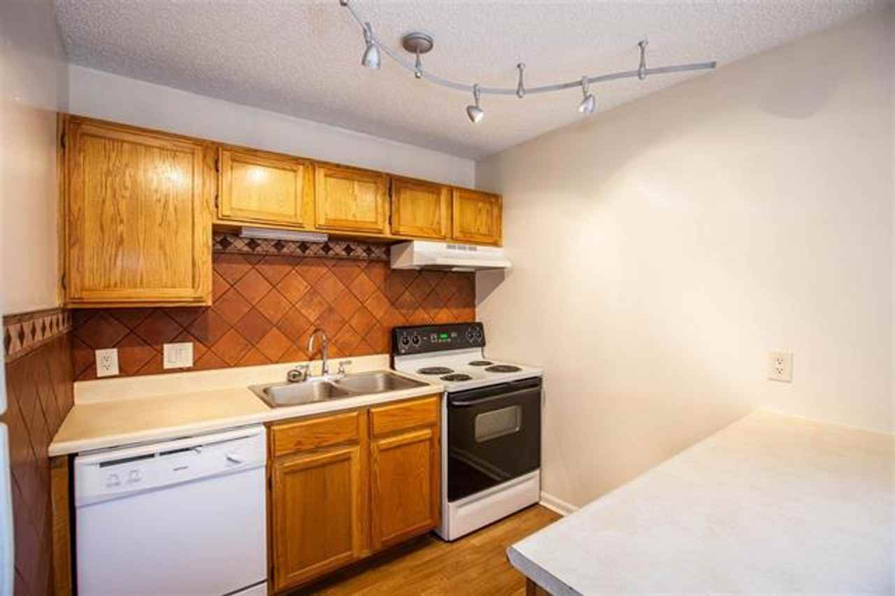 709 Dondee Dr #11 - Photo 3 of 7