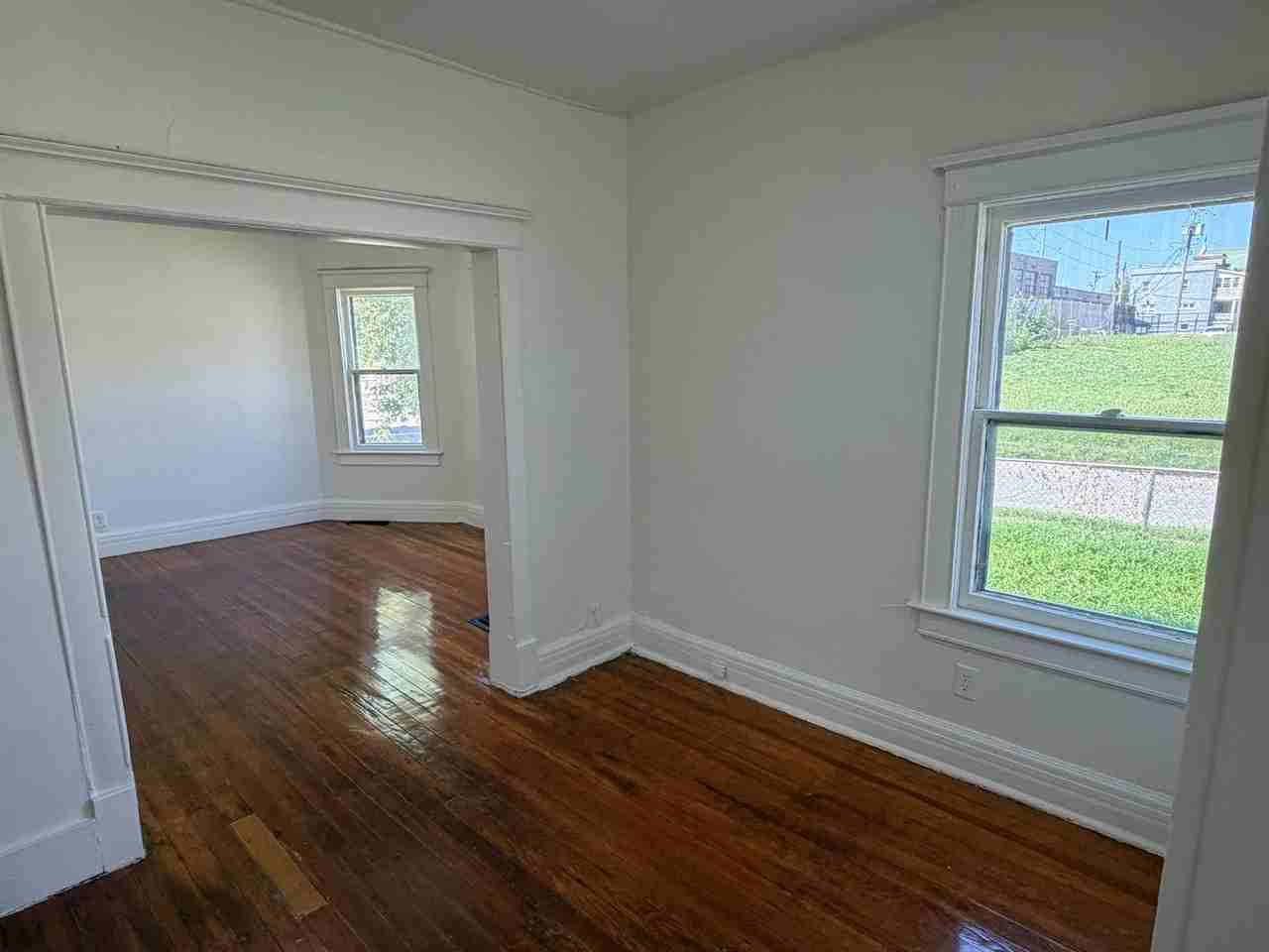 2523 Jones St - Photo 4 of 23