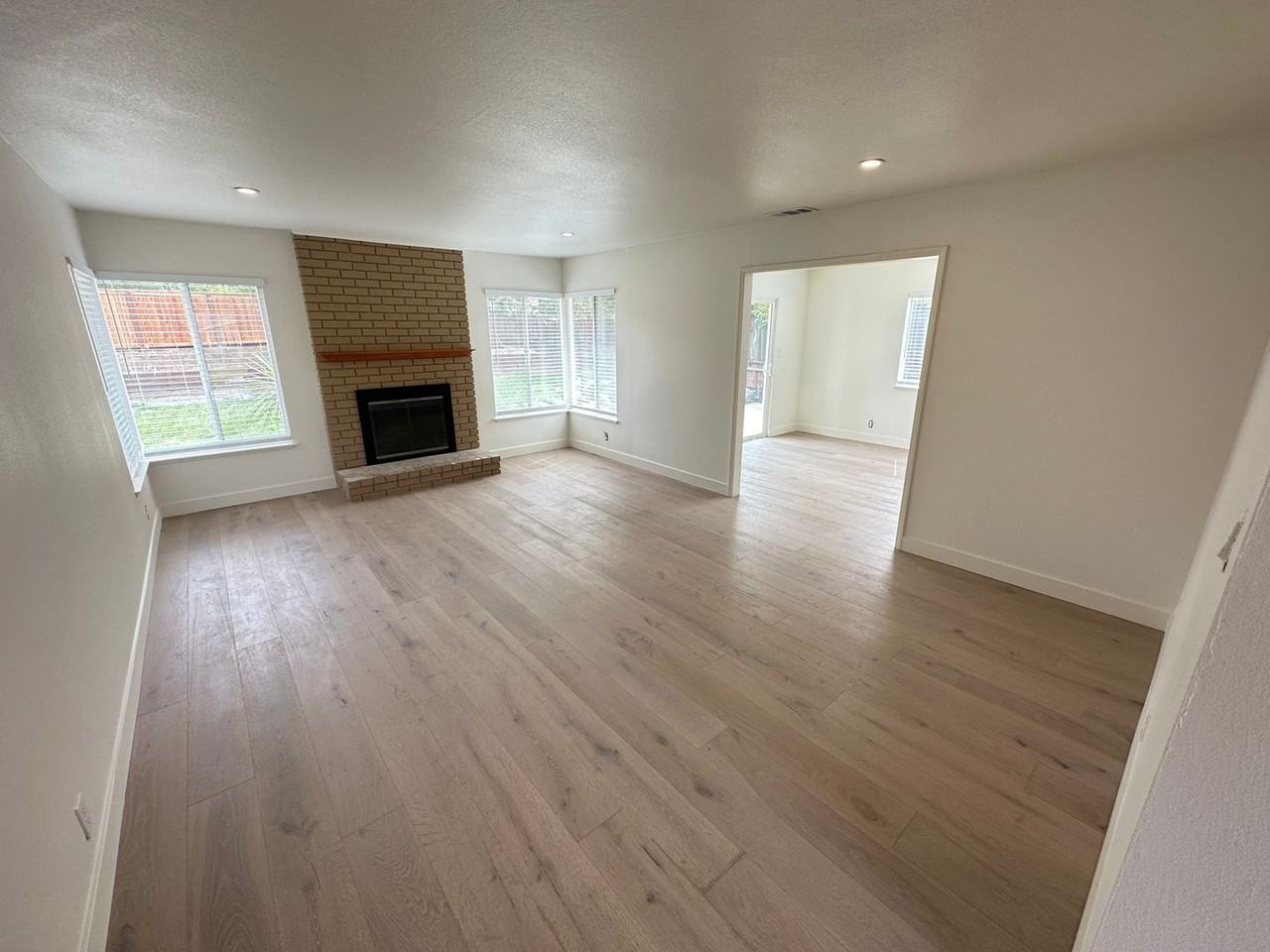 49 San Carlos Ct - Photo 4 of 15
