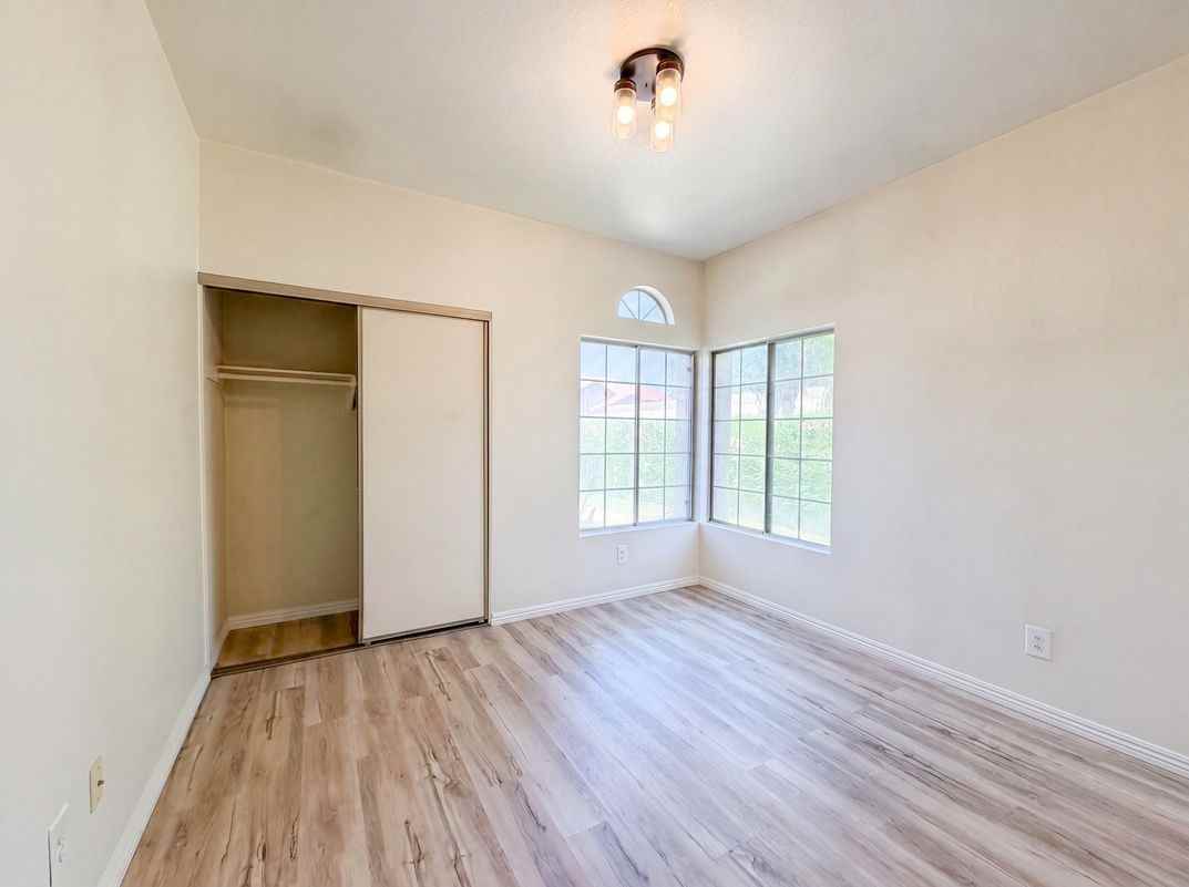 927 South Magnolia Lane - Photo 3 of 13