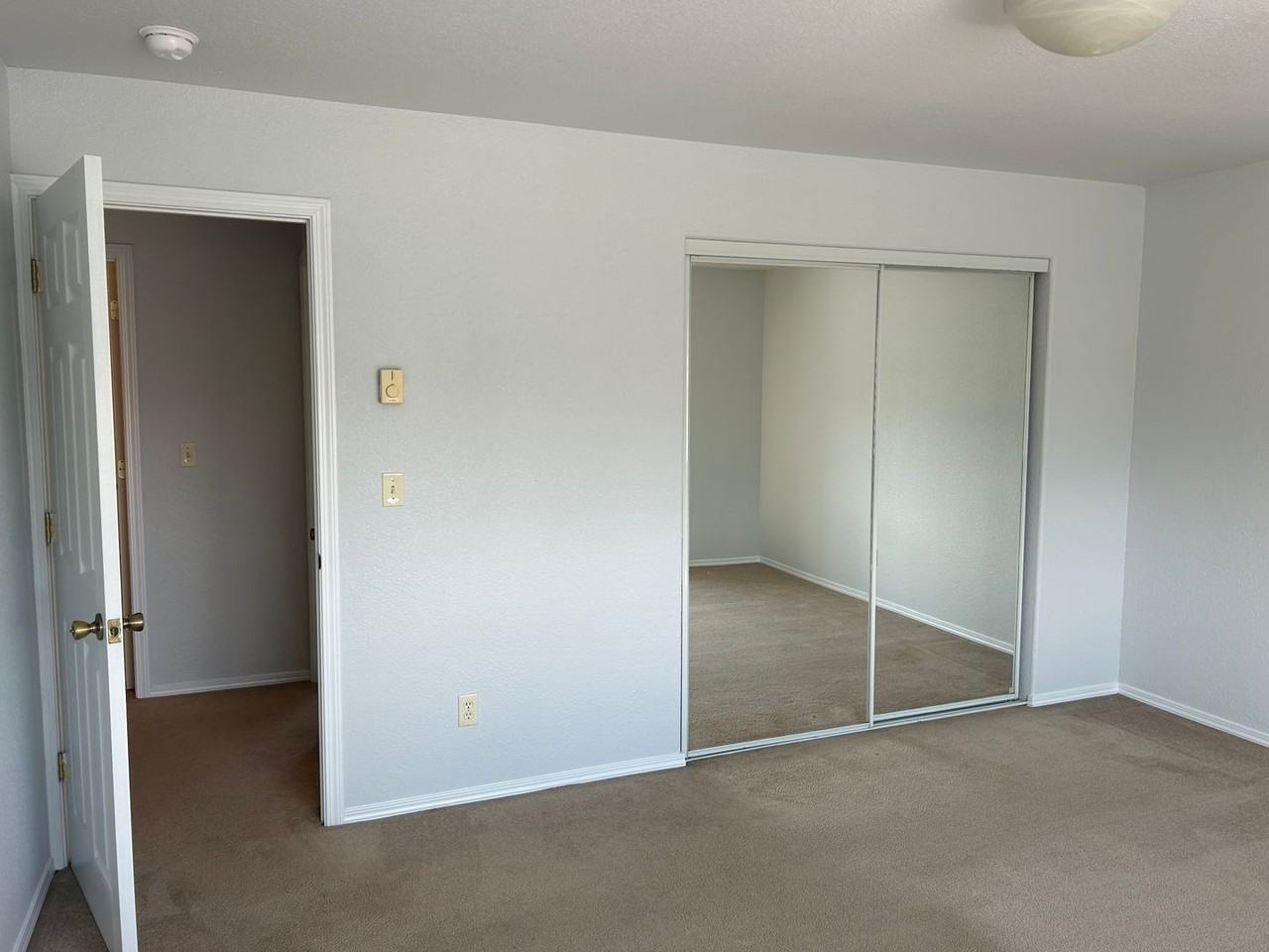 1201 Wineglass Ct #K - Photo 7 of 18