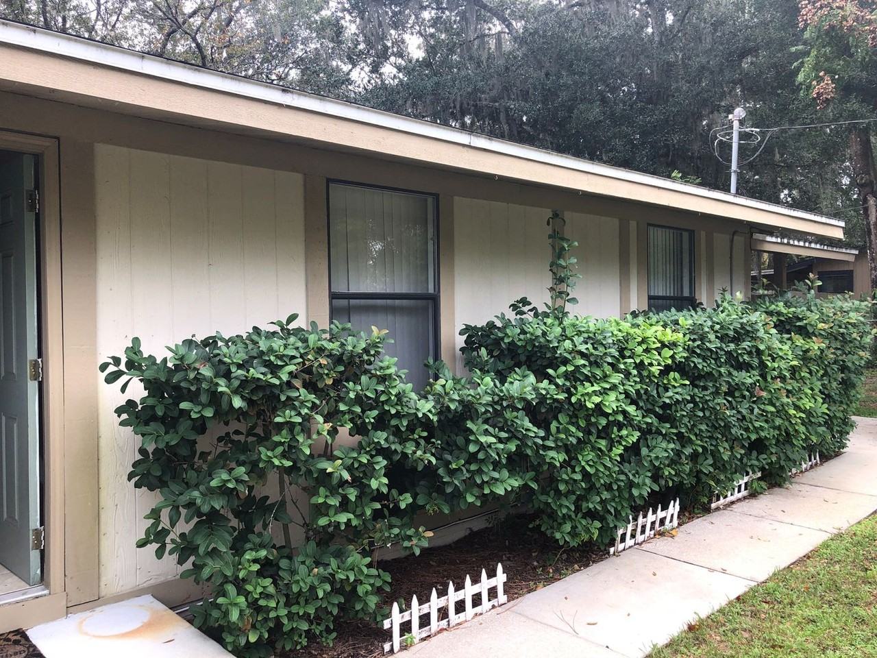 217 Acorn Dr - Photo 3 of 33