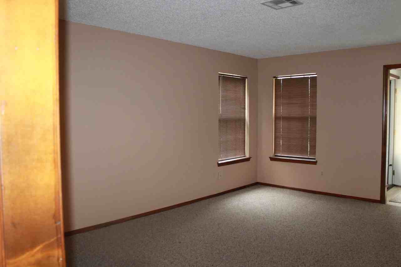 1120 Tall Oaks Dr - Photo 2 of 15