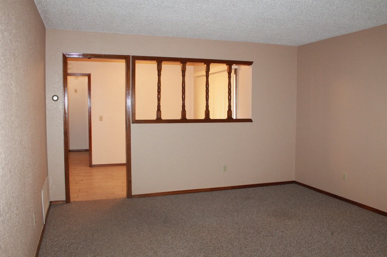 1120 Tall Oaks Dr - Photo 3 of 15