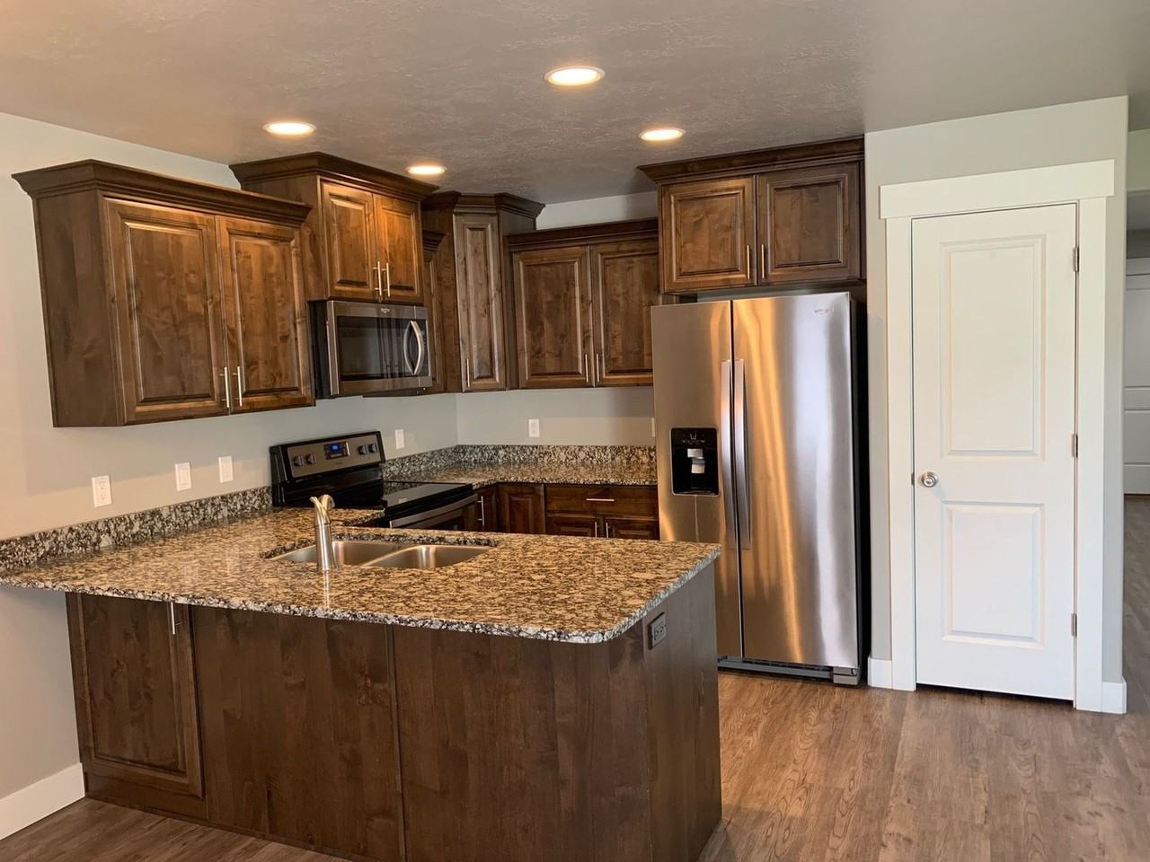 1926 N 225 W - Photo 2 of 26