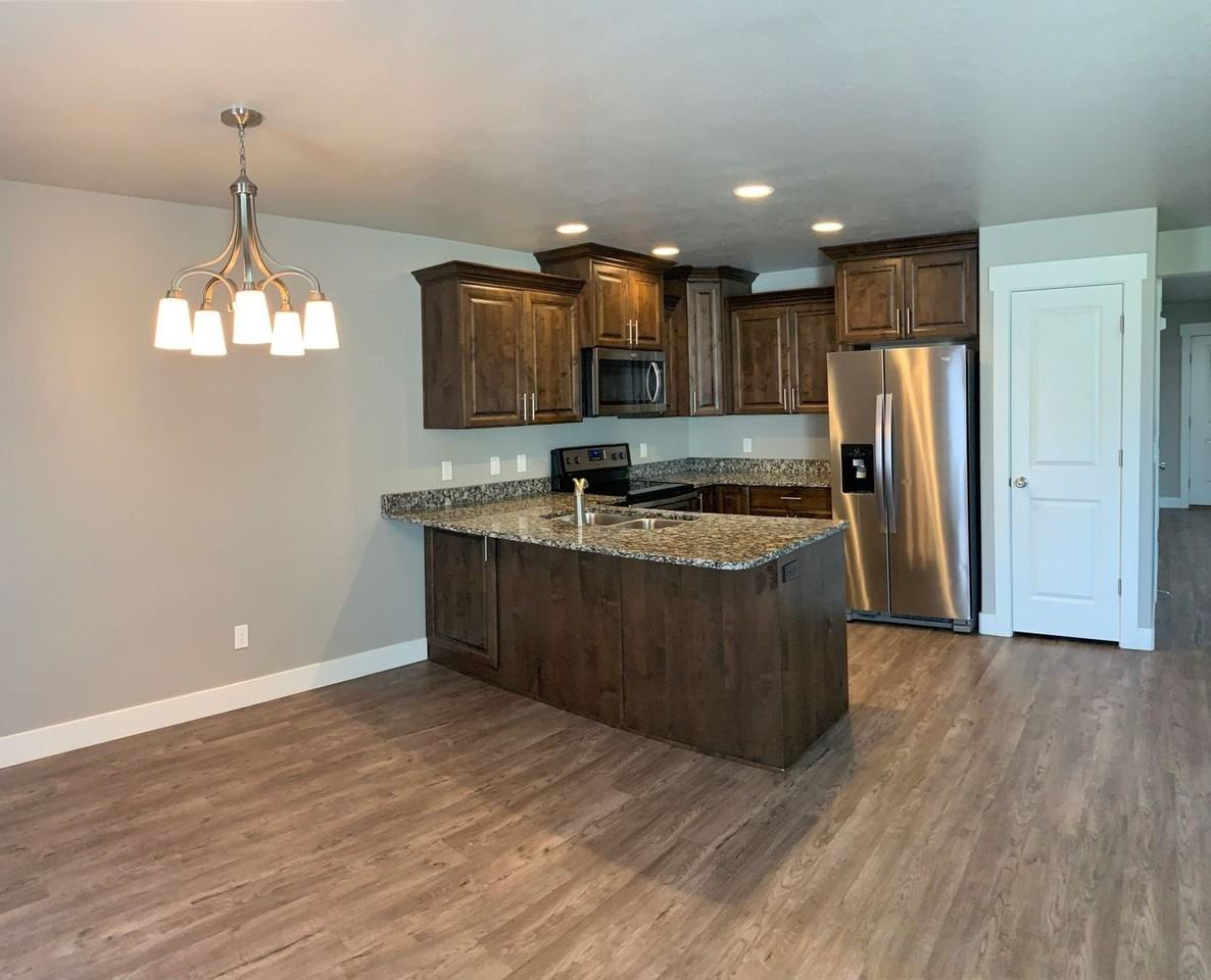 1926 N 225 W - Photo 3 of 26