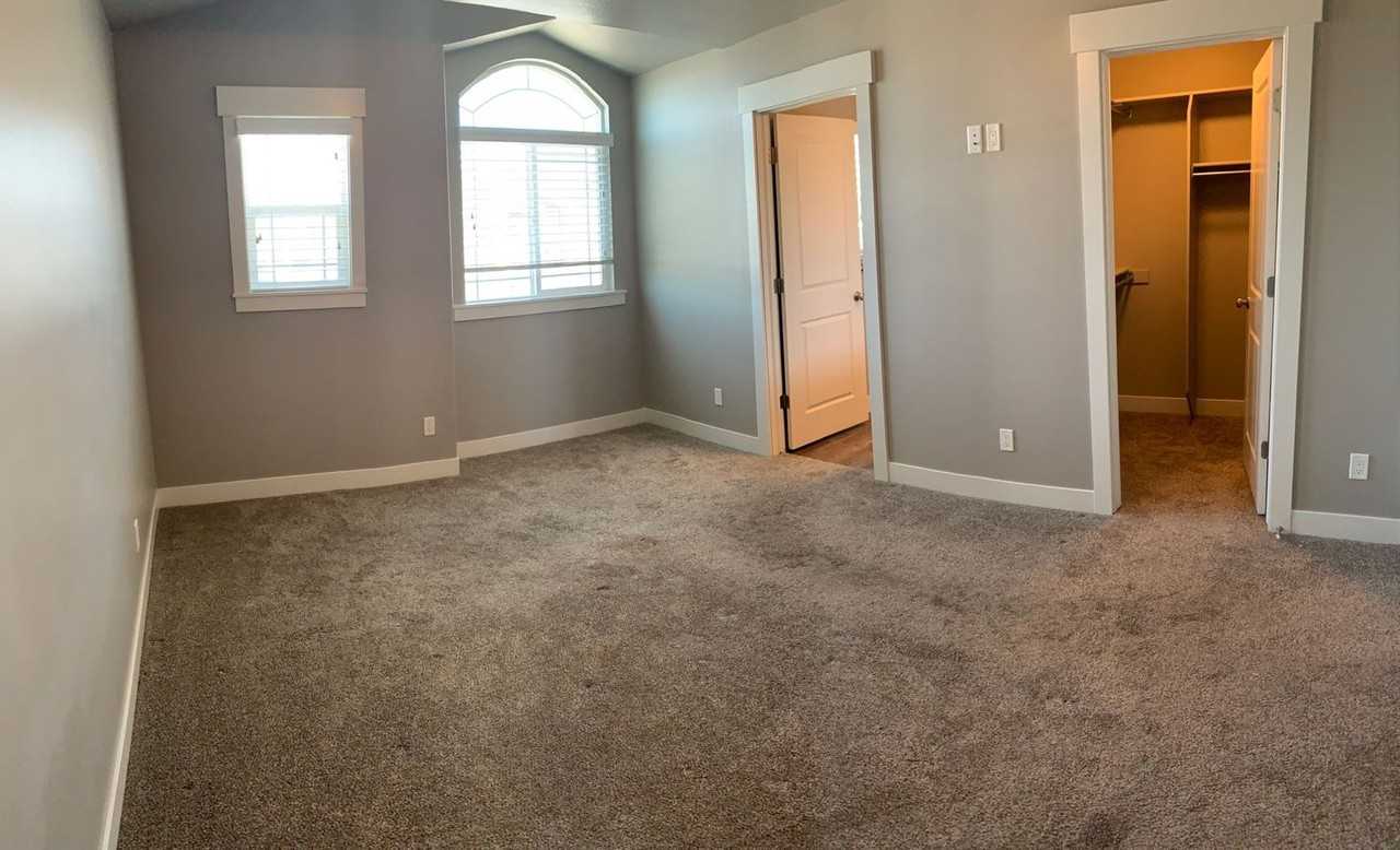 1926 N 225 W - Photo 7 of 26