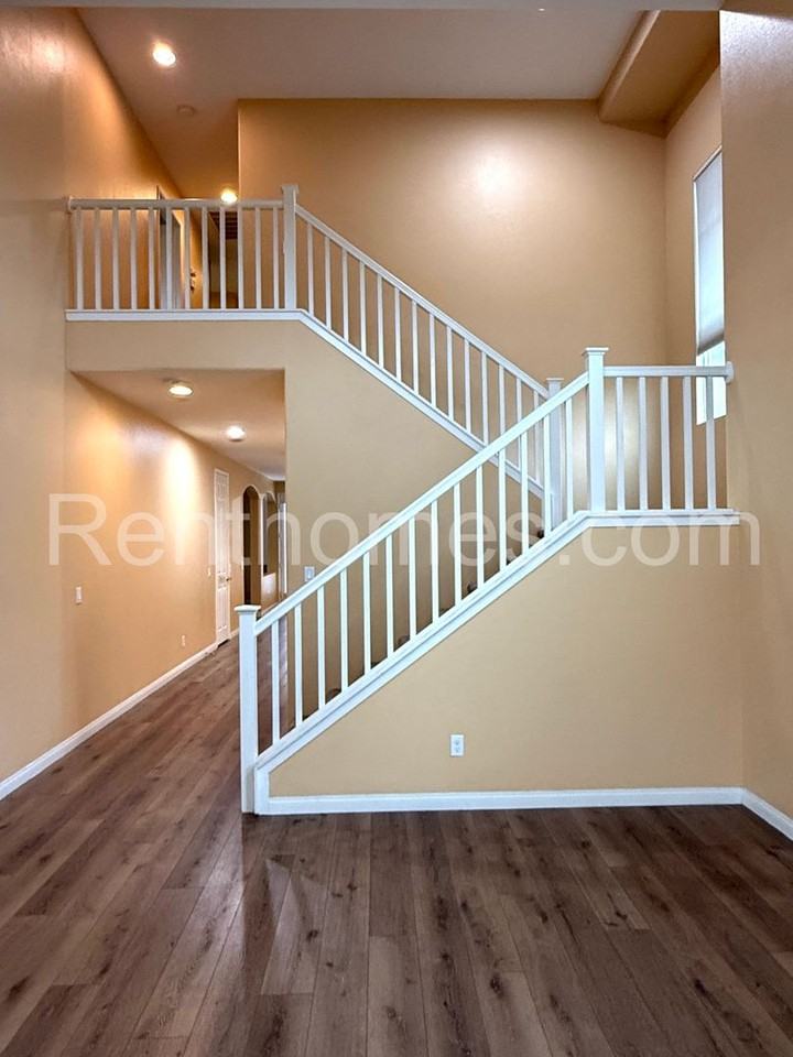 1539 Quiet Trail Dr - Photo 4 of 35