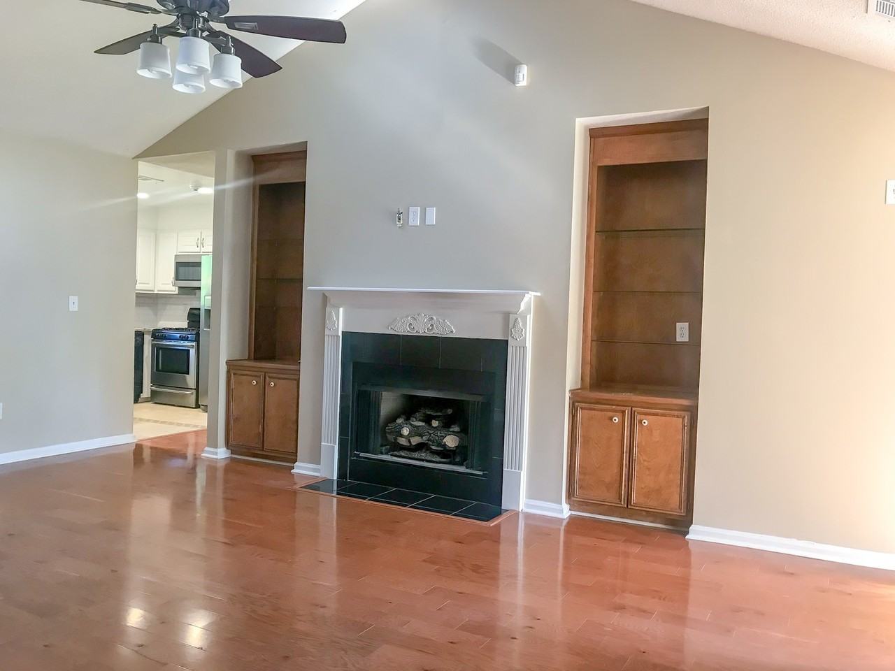 2916 Norwood Dr - Photo 2 of 21