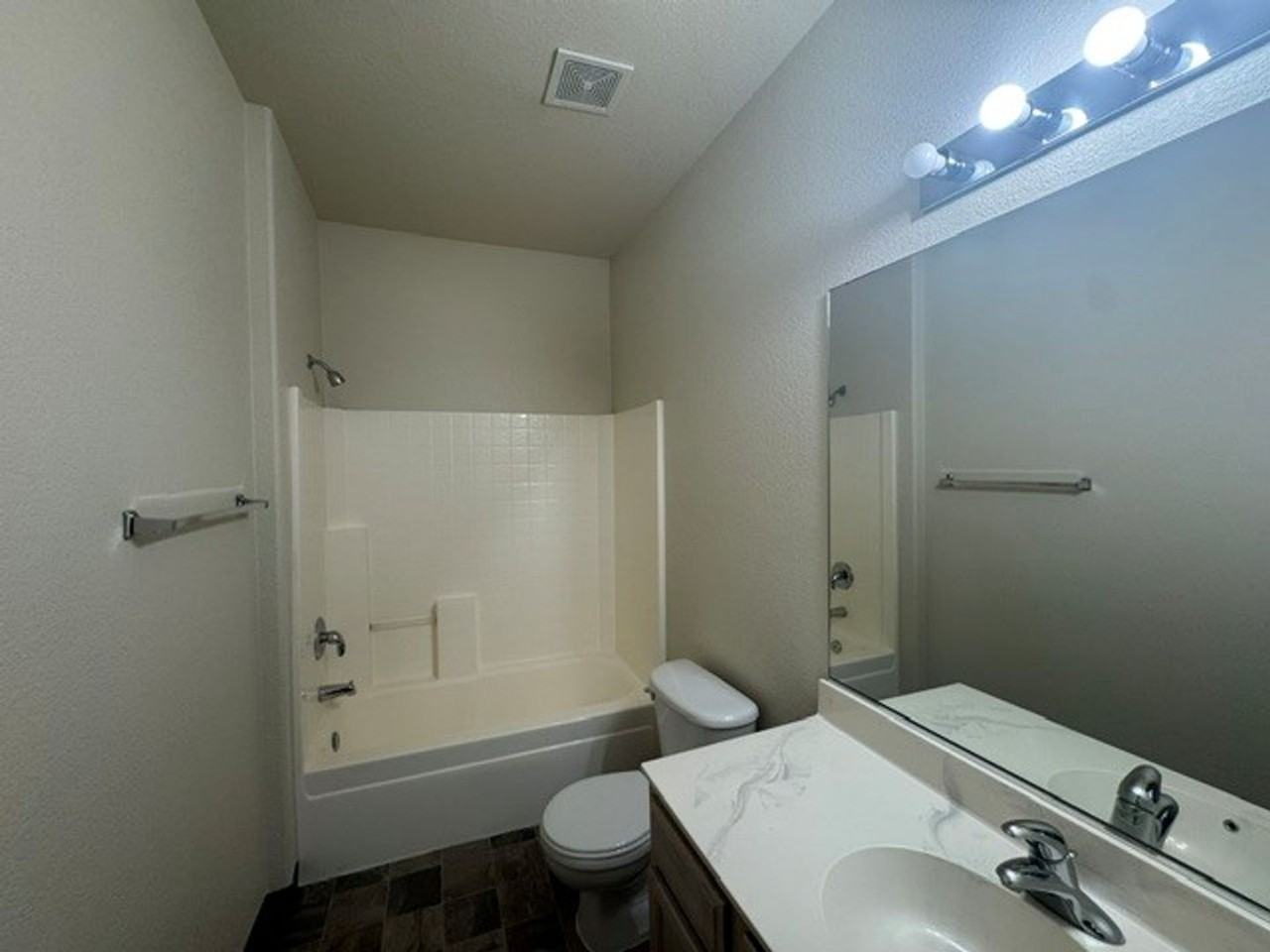 207 Harkin Cir - Photo 7 of 18
