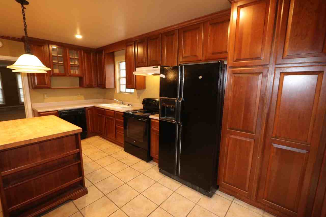 575 S Goodlett St - Photo 4 of 13