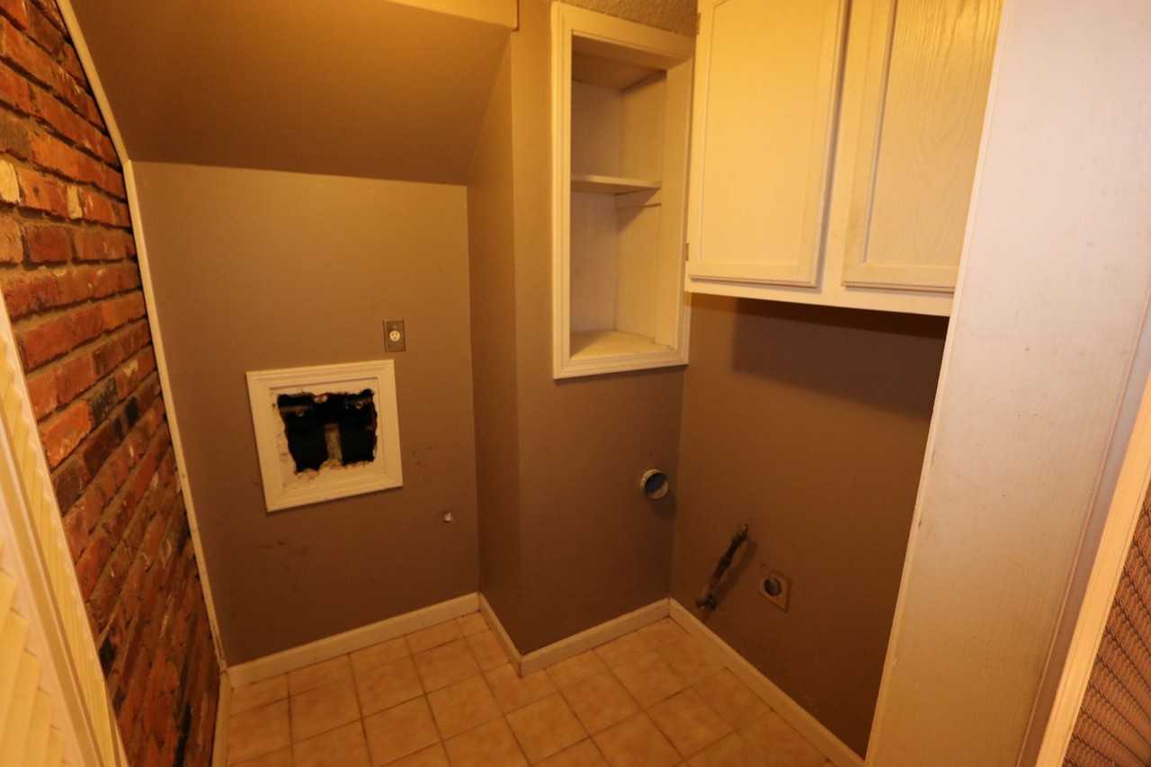 575 S Goodlett St - Photo 7 of 13