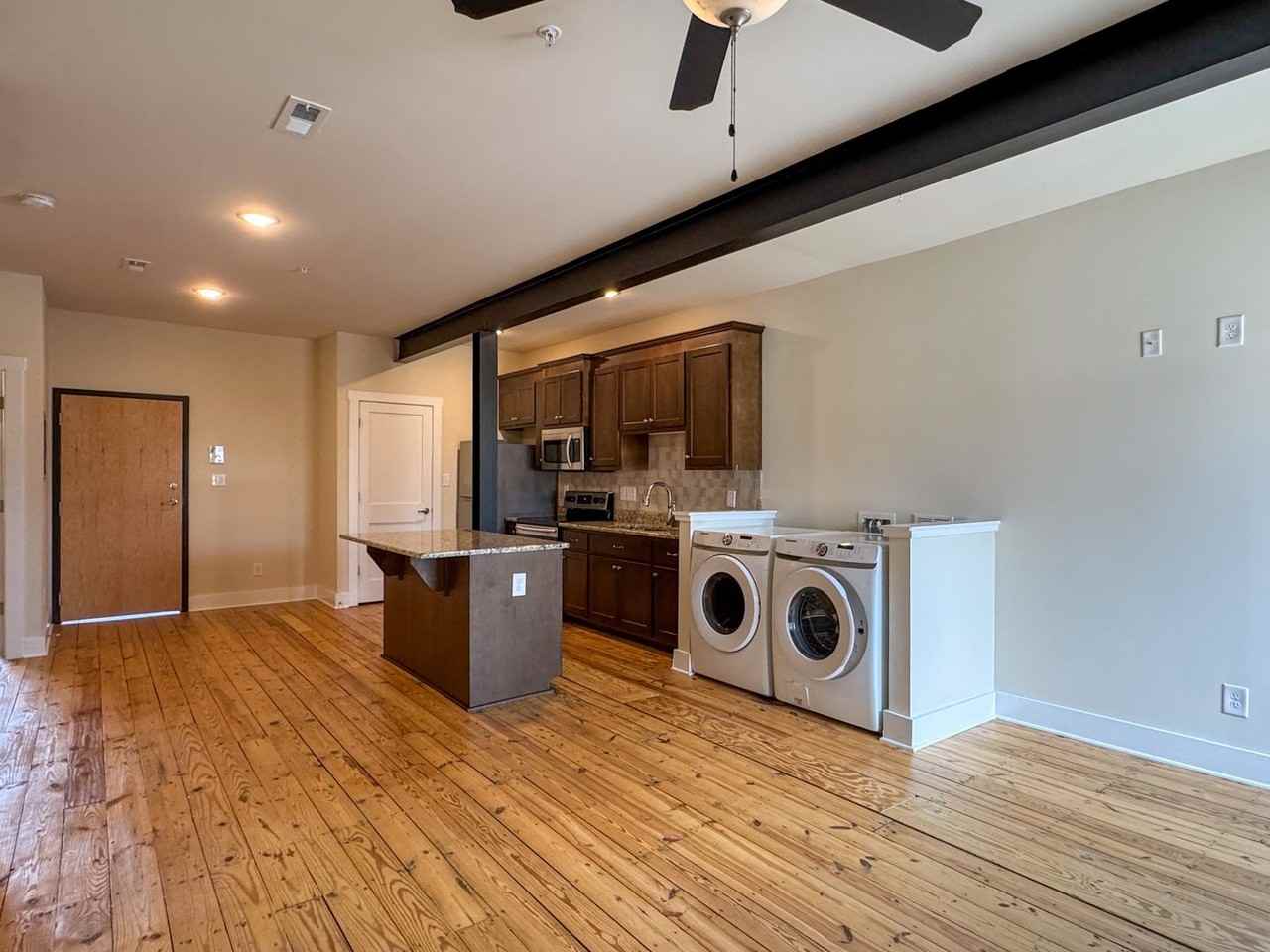 106 N Main St - Photo 4 of 14