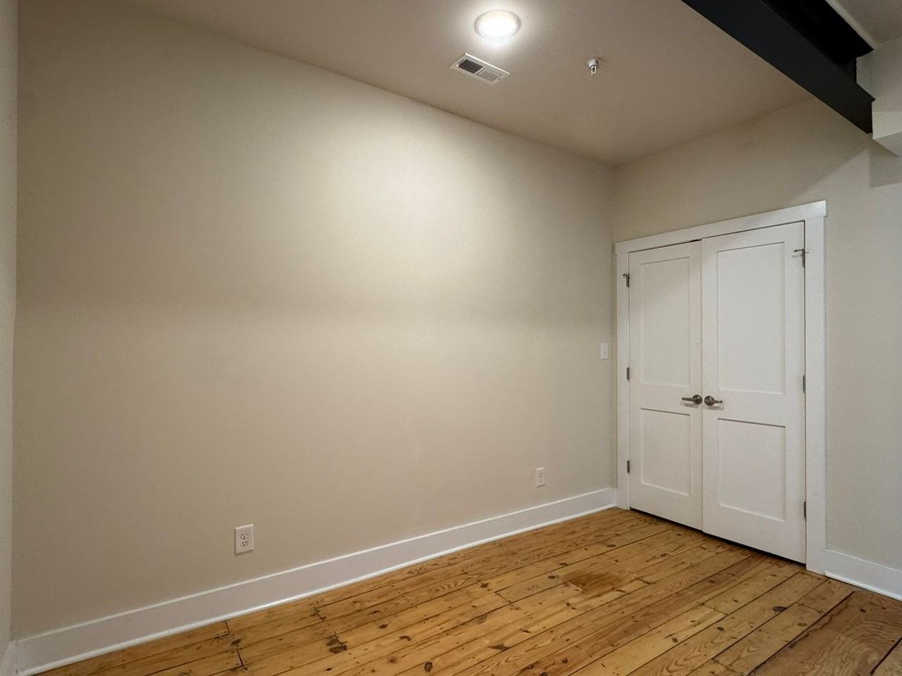 106 N Main St - Photo 5 of 14