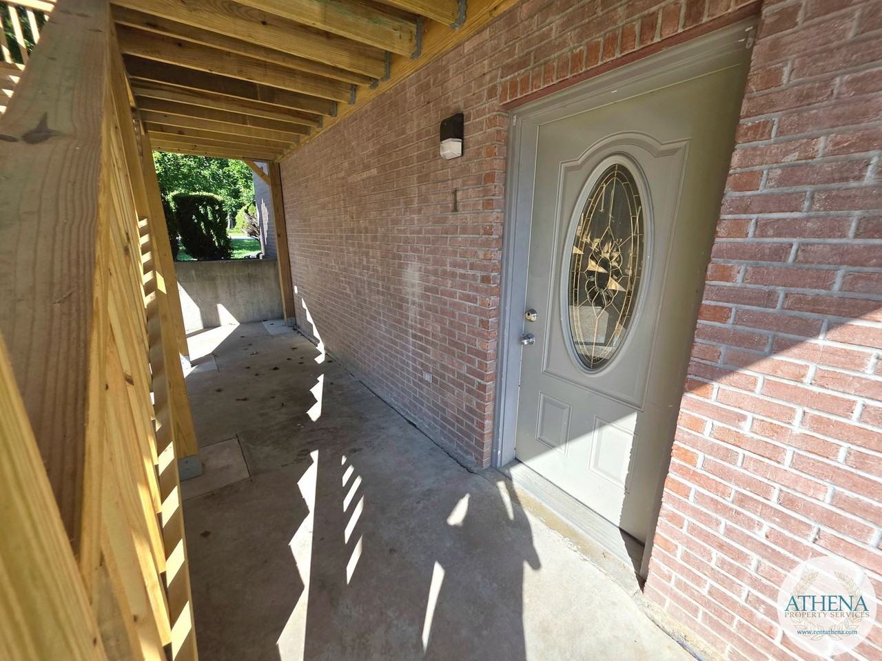 Lexington Crossing Apartments - Photo 2 of 25