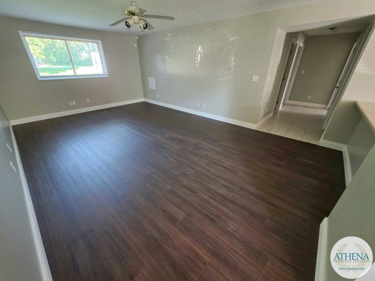 Lexington Crossing Apartments - Photo 3 of 25