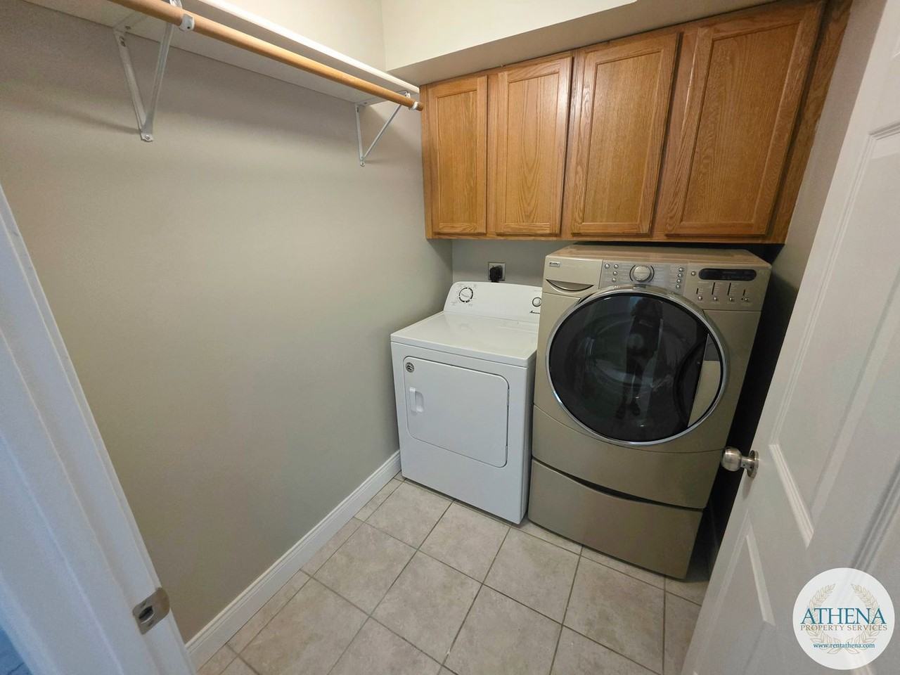 Lexington Crossing Apartments - Photo 7 of 25