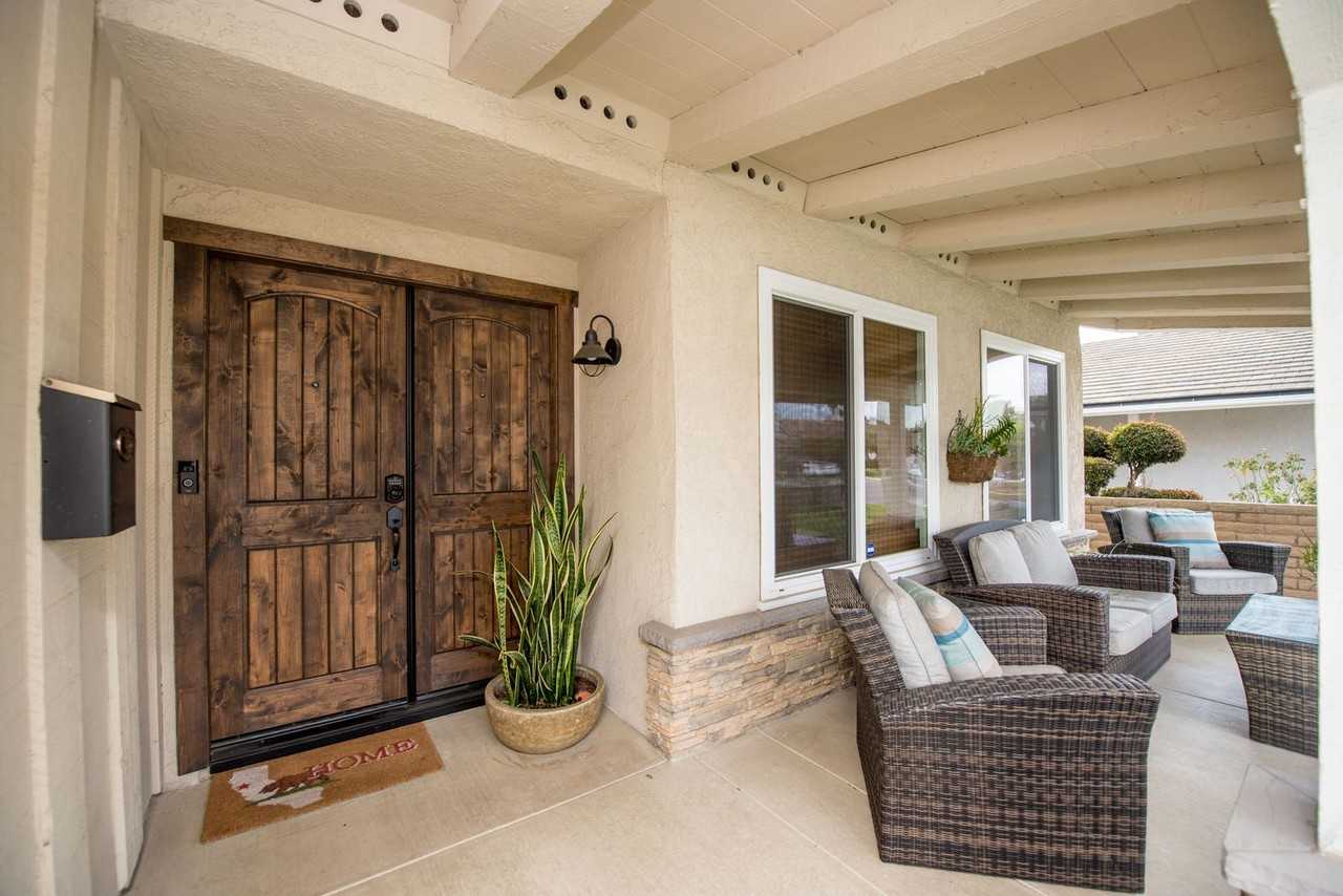 9862 Chance Cir - Photo 4 of 47