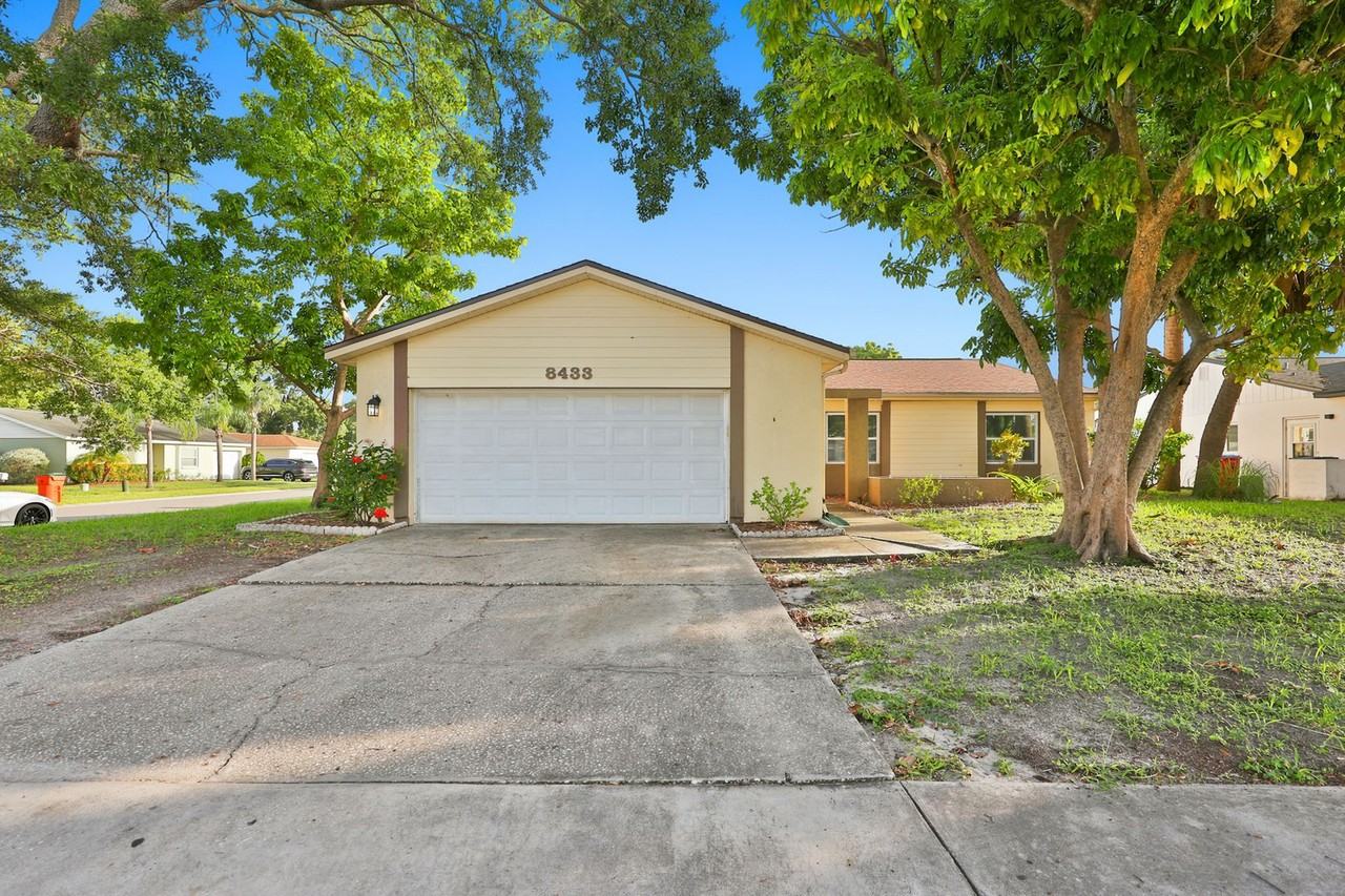8433 Somerset Dr