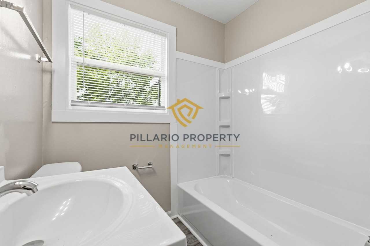7359 E 53rd St - Photo 7 of 20