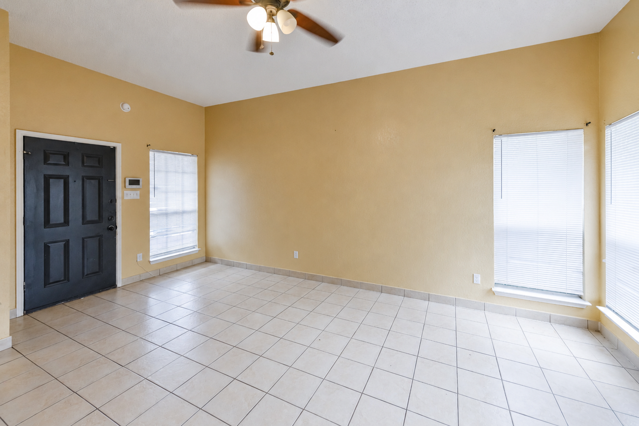 2308 Woodlands Dr - Photo 7 of 19