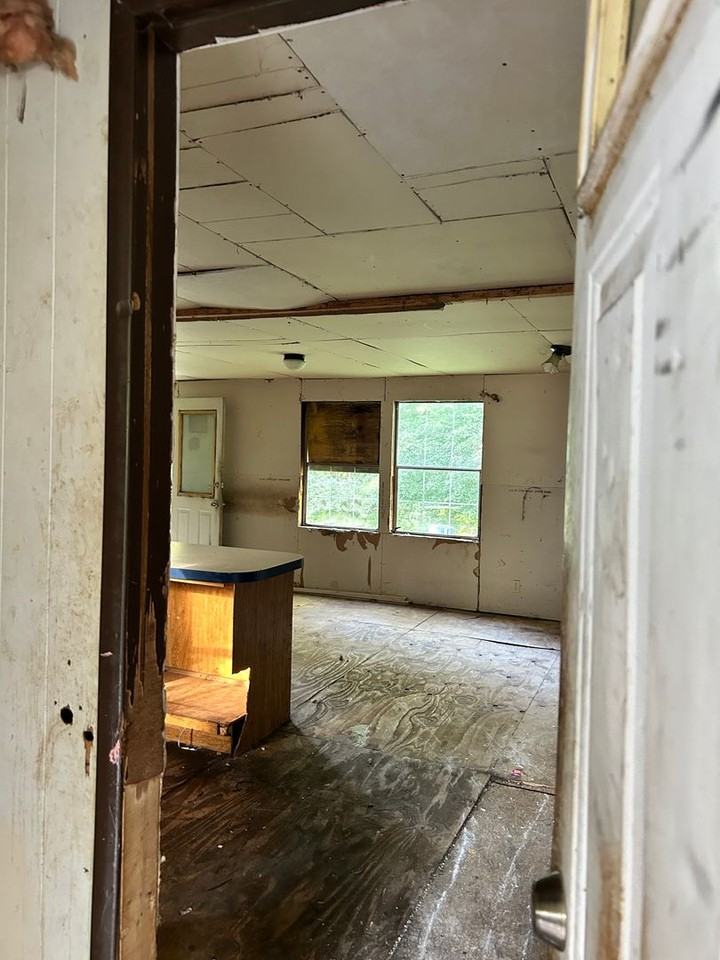 2913 Brownsville Rd - Photo 2 of 26