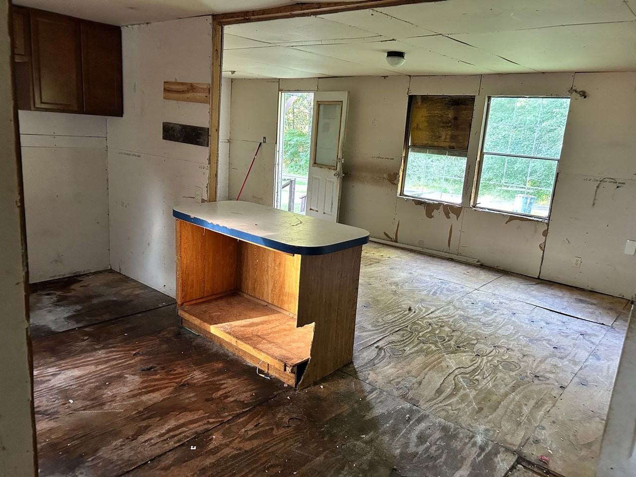 2913 Brownsville Rd - Photo 3 of 26