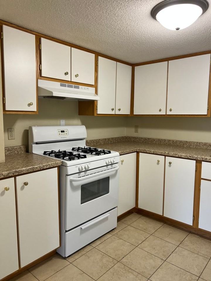 216 16th Ave N - Photo 2 of 16
