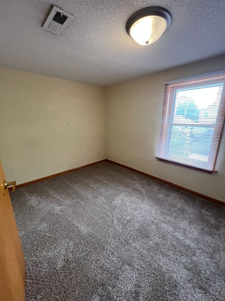 216 16th Ave N - Photo 3 of 16