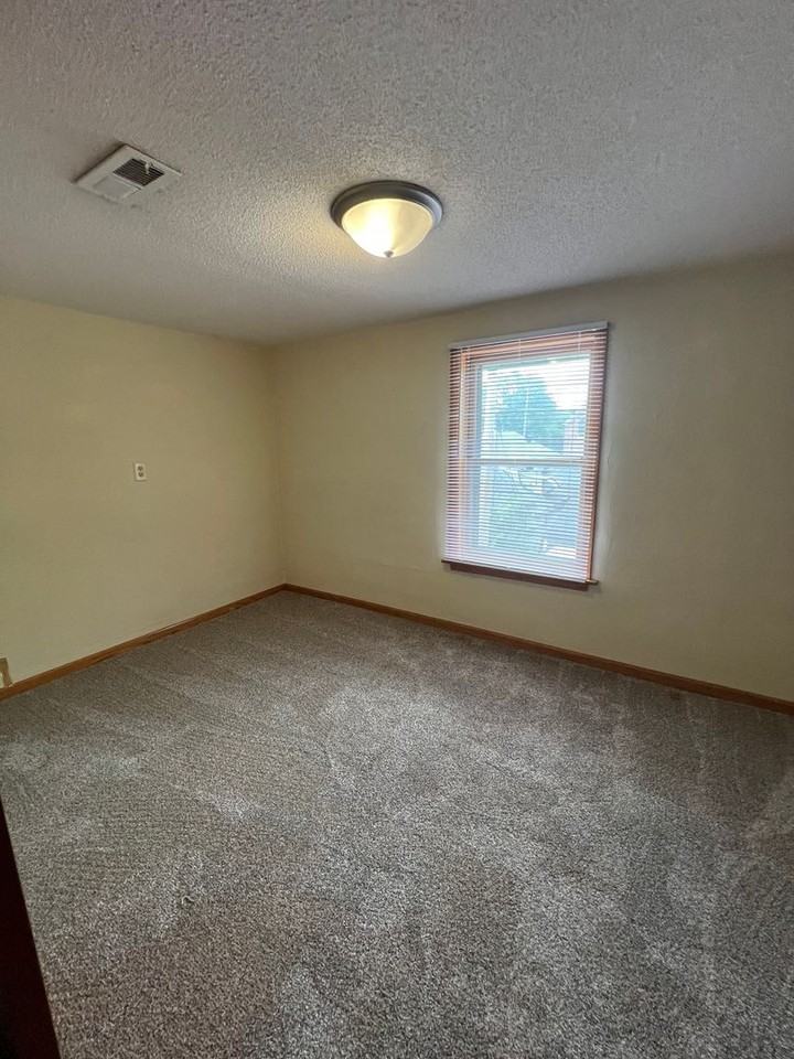 216 16th Ave N - Photo 5 of 16