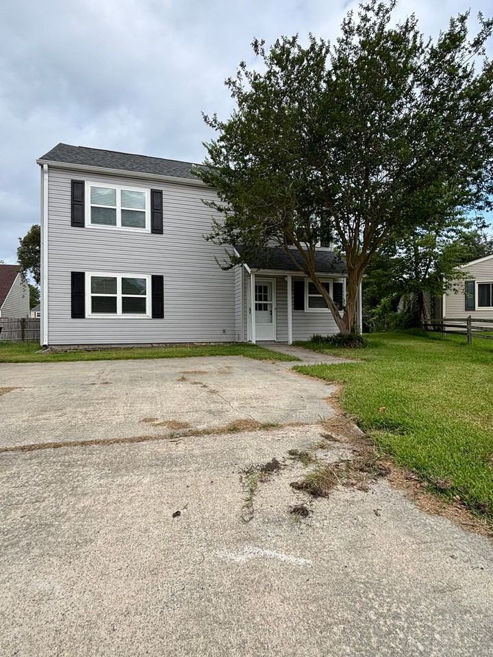 124 E Saltwood Pl - Photo 2 of 26