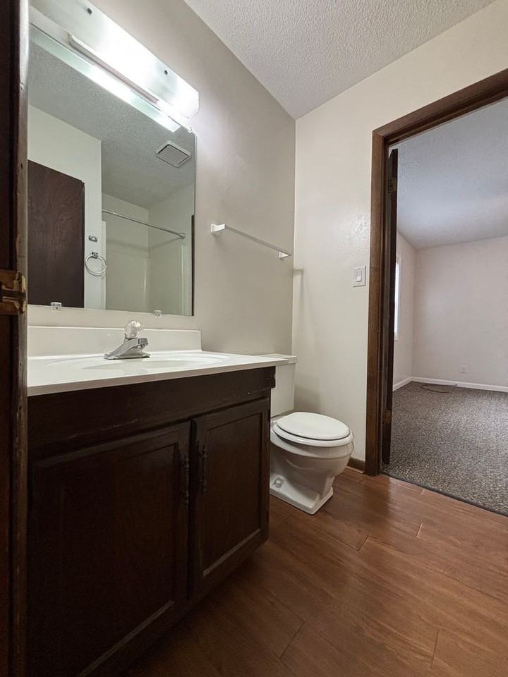 124 E Saltwood Pl - Photo 6 of 26