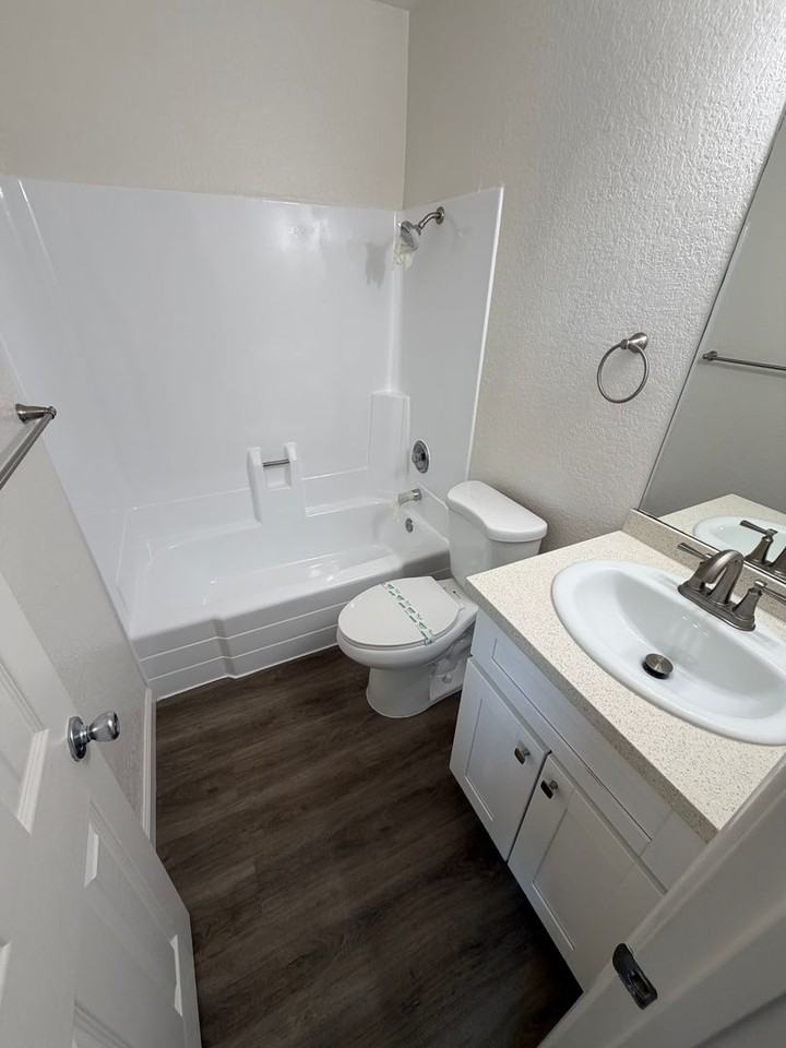 3117 Valle Ave - Photo 4 of 8