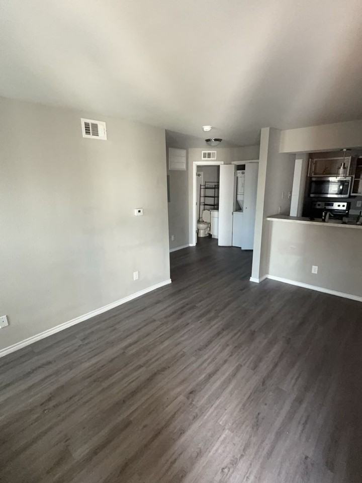9520 Royal Ln #220