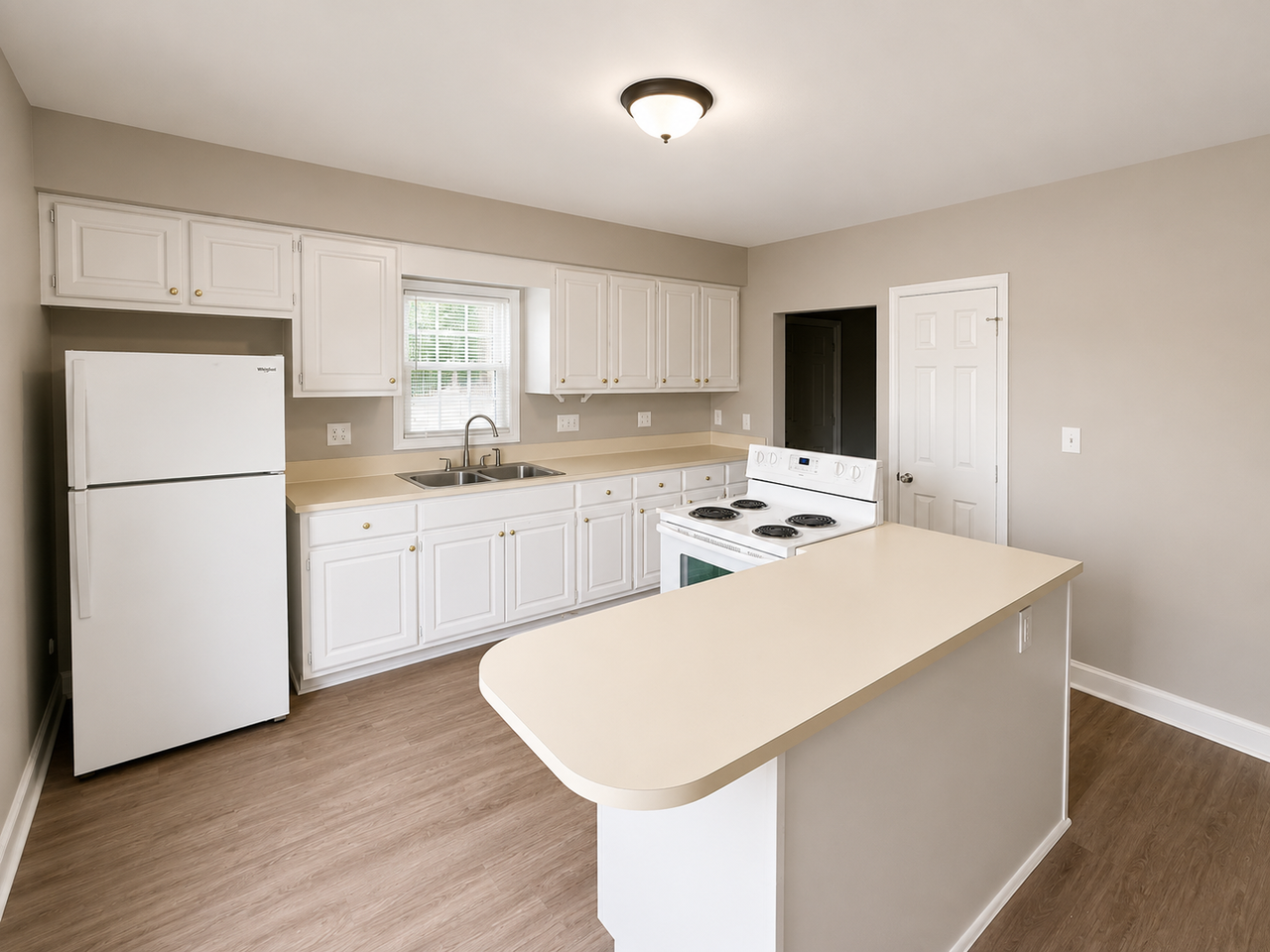 303 Providence Rd - Photo 3 of 21