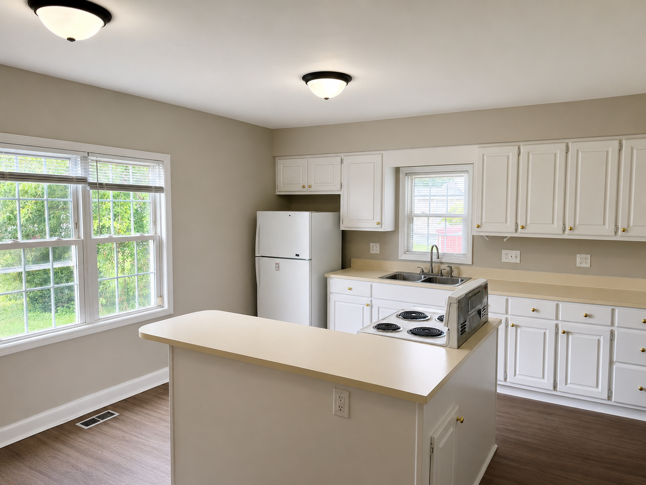 303 Providence Rd - Photo 4 of 21