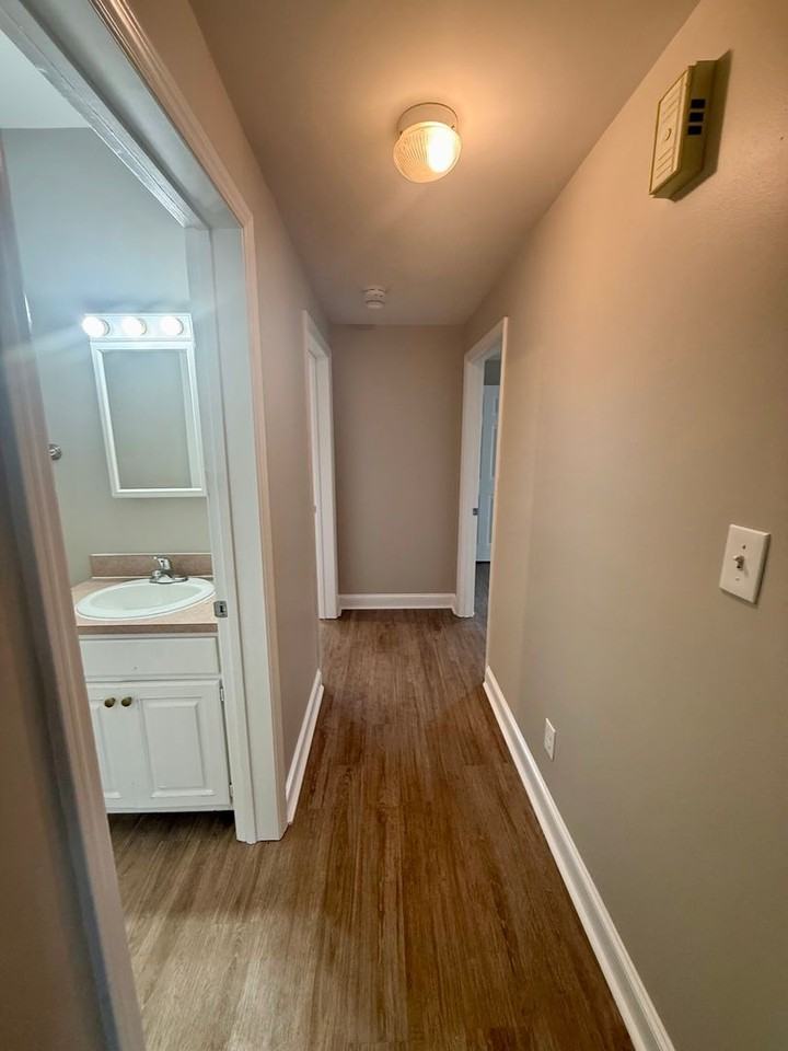 303 Providence Rd - Photo 6 of 21