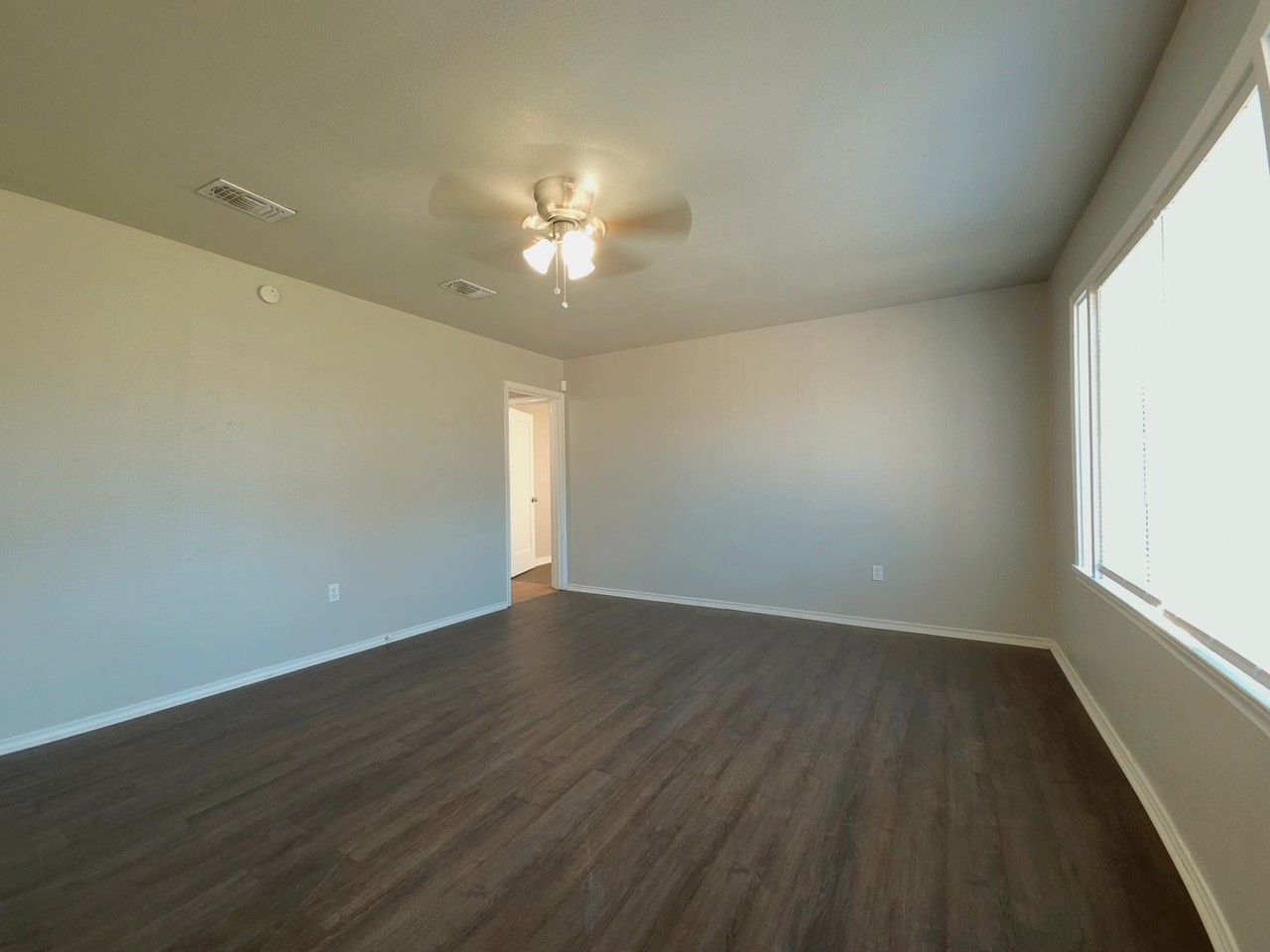 2602 Amherst St - Photo 4 of 17
