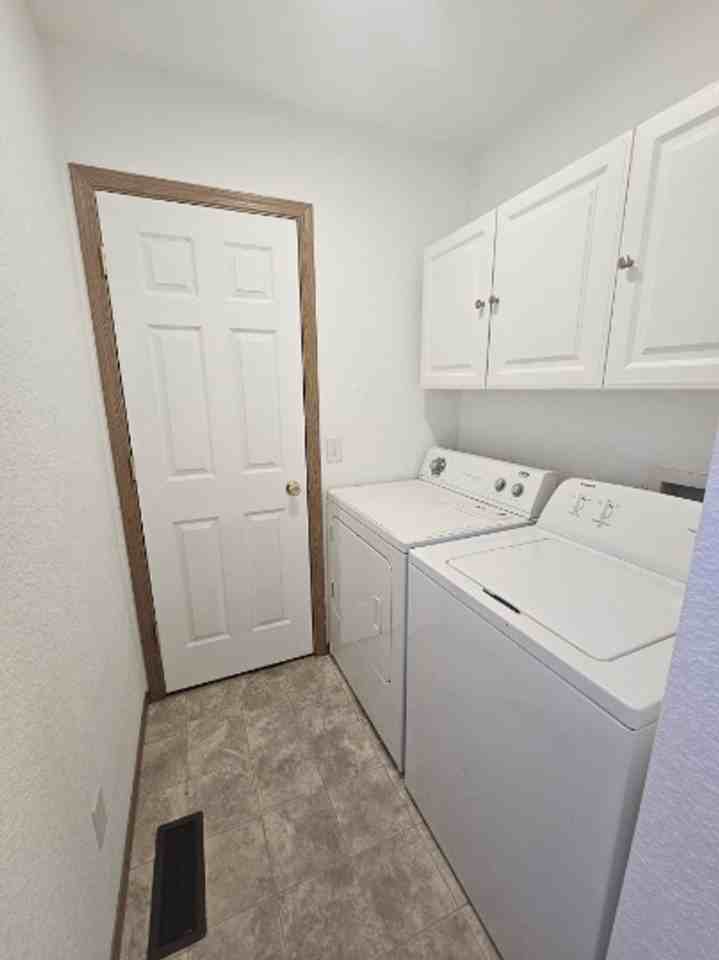 4645 Adalaide Ln - Photo 6 of 8