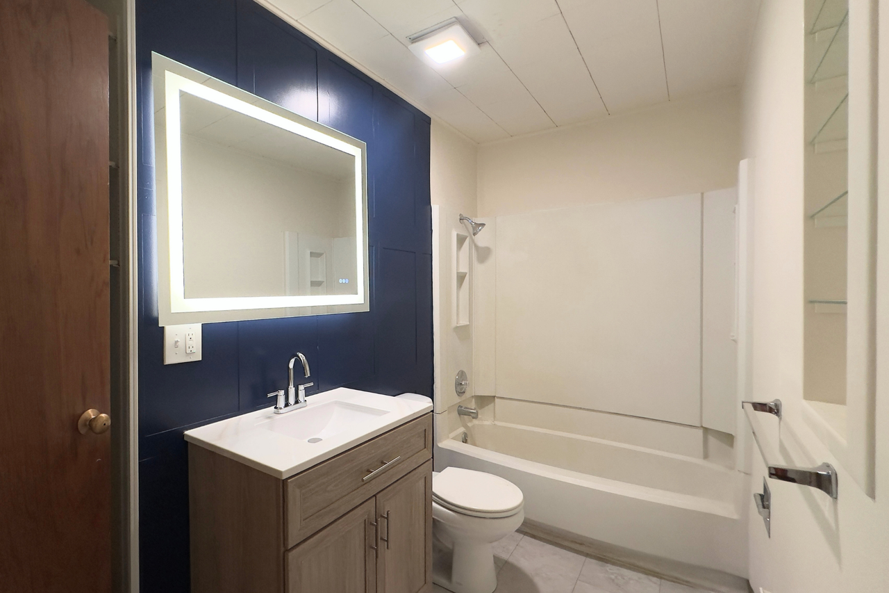 318 E 6th St - Photo 6 of 37