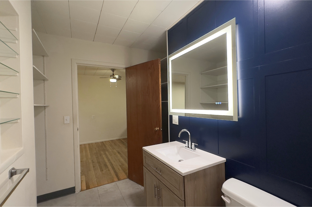 318 E 6th St - Photo 7 of 37