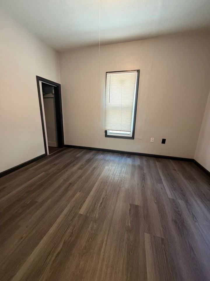 1816 Central Ave - Photo 2 of 7