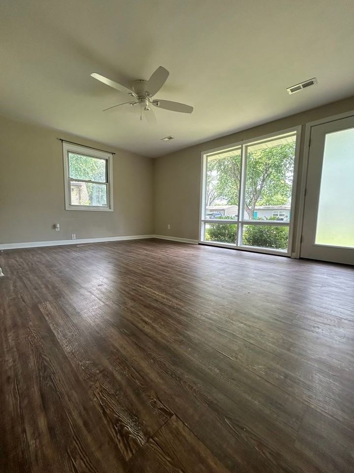 4536 Walter Ave - Photo 3 of 15