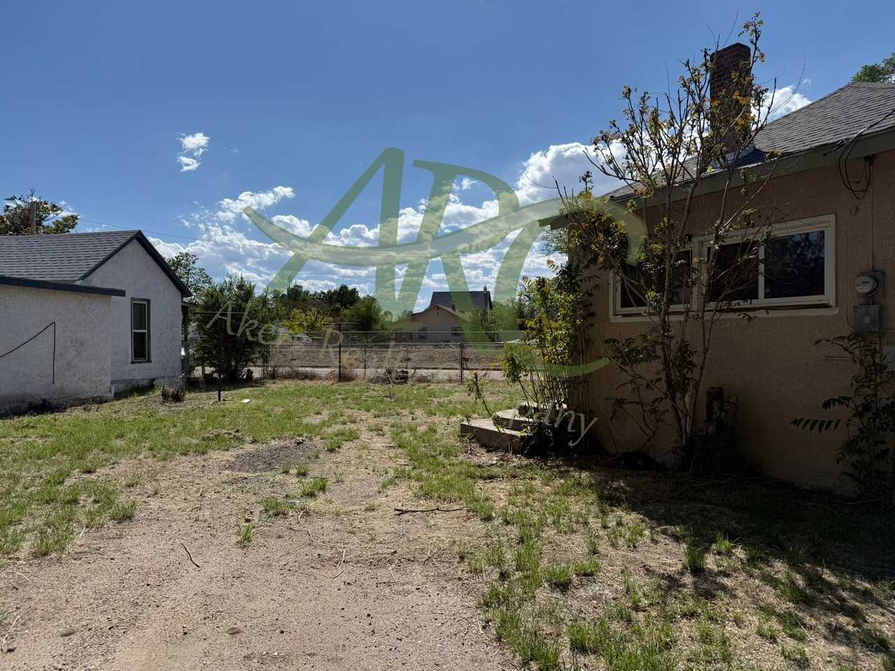 523 E Adams Ave - Photo 2 of 12