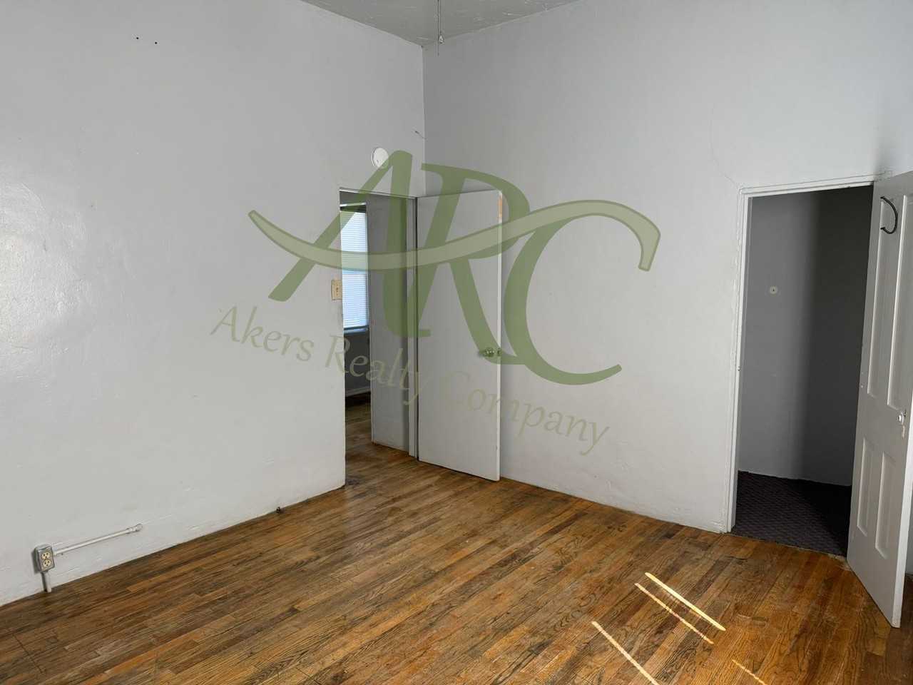 523 E Adams Ave - Photo 6 of 12
