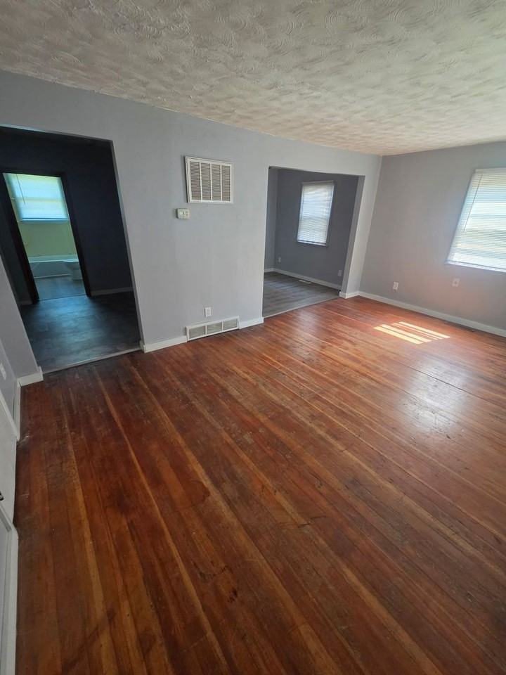136 E 10th St - Photo 2 of 12